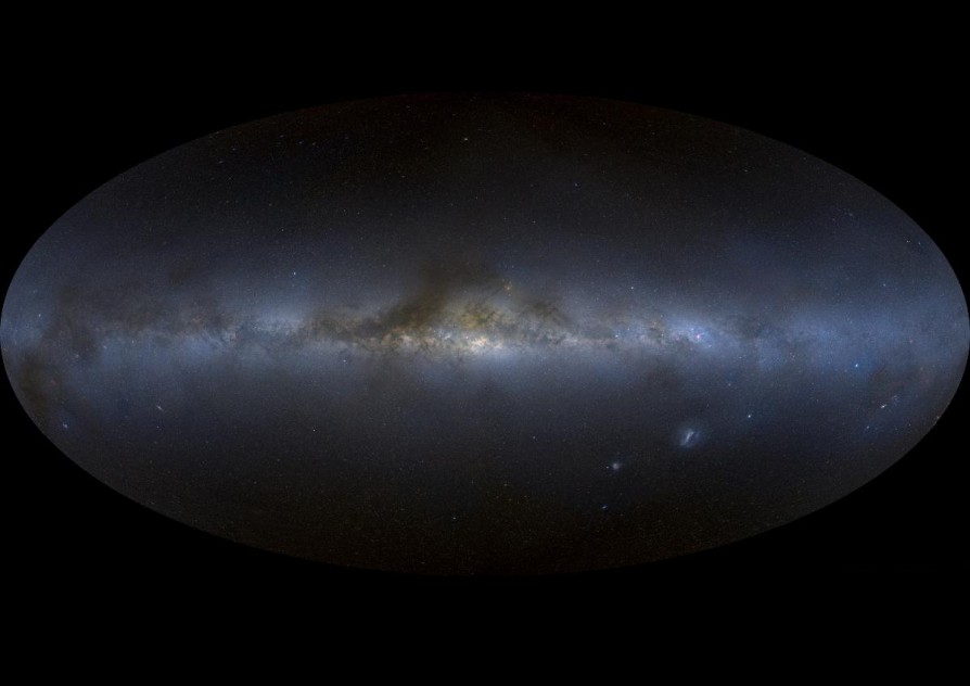 Tähdet ja avaruus Linnunrata on luultua kevyempi